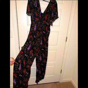 Floral Print Jumpsuit. WITH POCKETS!